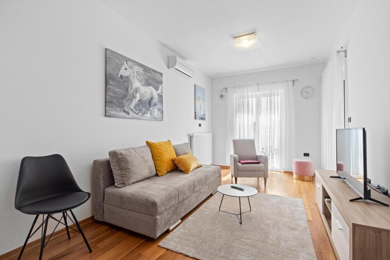 Feniks Fazana Apartman Eksteriør billede